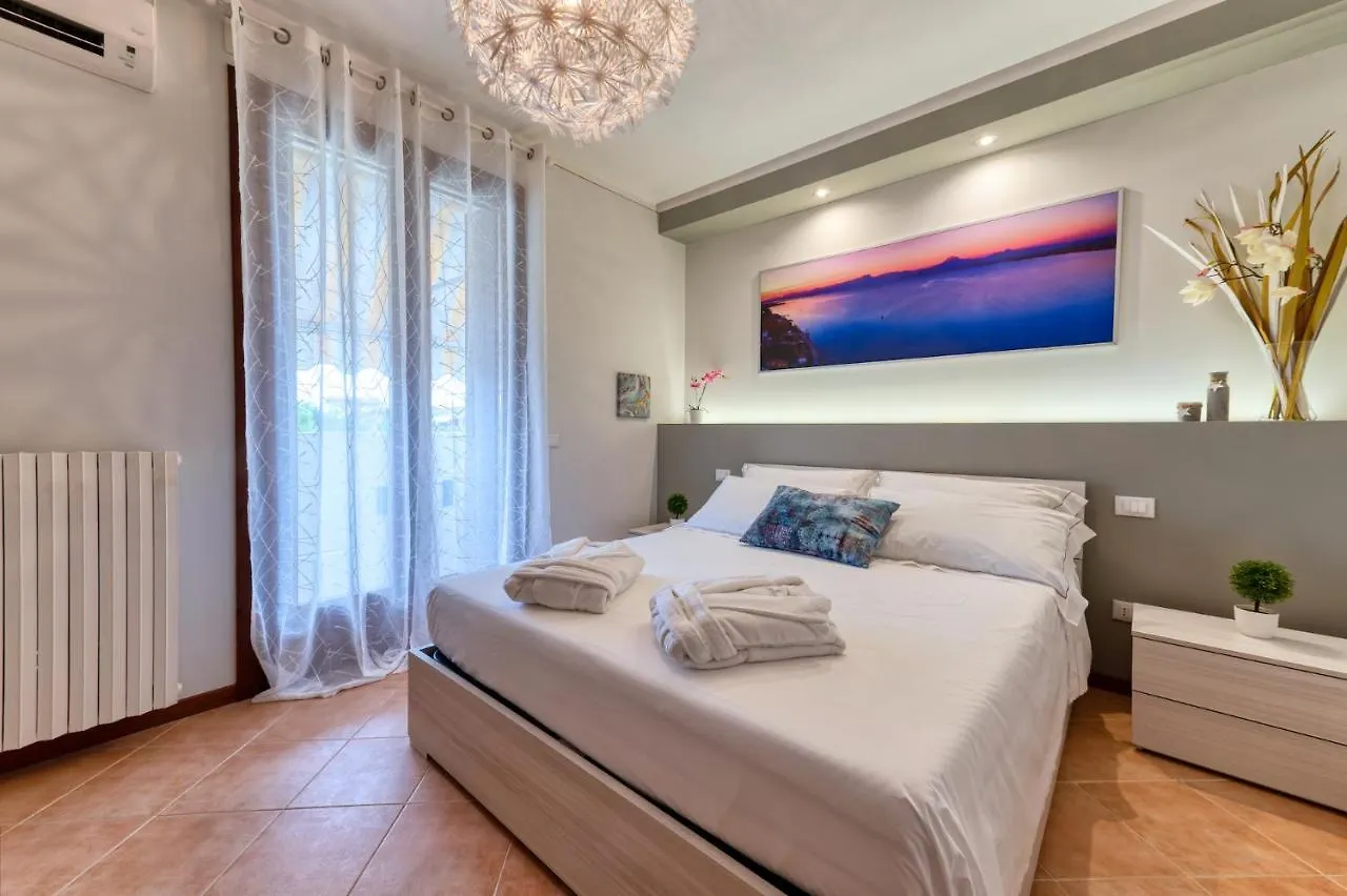 Wolf House - Sirmione Holiday イタリア